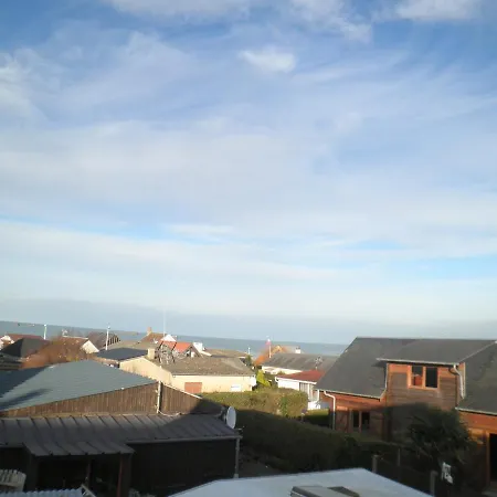 Apartment F1 Mansarde A 100m De La Plage, Proche De Arromanches Et Des Plages Du Debarquement Saint-Come-de-Fresne