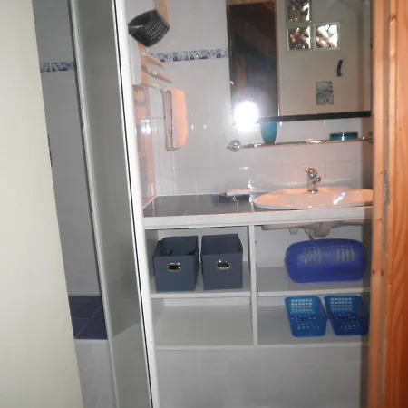 Apartment F1 Mansarde A 100m De La Plage, Proche De Arromanches Et Des Plages Du Debarquement