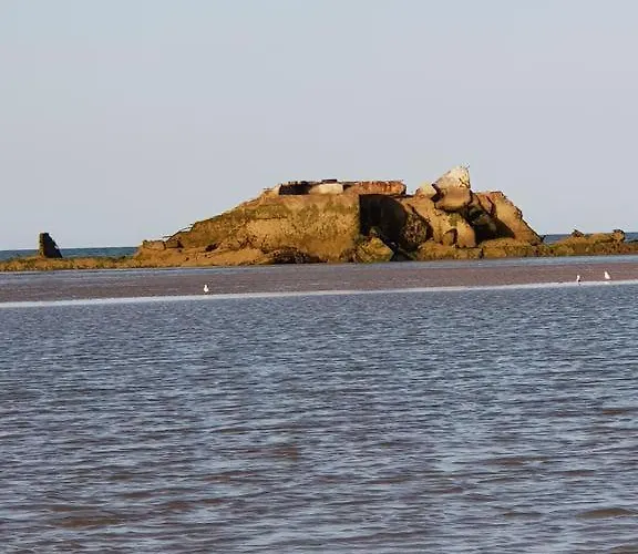 F1 Mansarde A 100m De La Plage, Proche De Arromanches Et Des Plages Du Debarquement